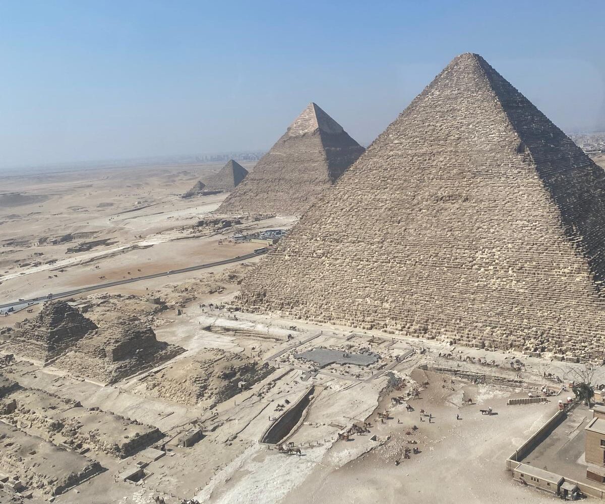 Pyramids trip from the sky by helicopter